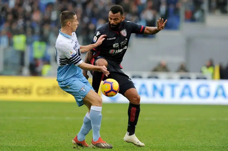 Per i padroni di casa in gol Milinkovic-Savic, Acerbi e Lulic, di Joao Pedro, su rigore, la rete degli ospiti.