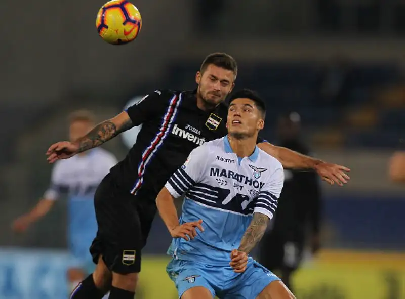 Ospiti in vantaggio con Quagliarella e raggiunti da Acerbi, poi l'incredibile finale con il gol di Immobile al 96' e il pareggio subito dopo di Saponara.
