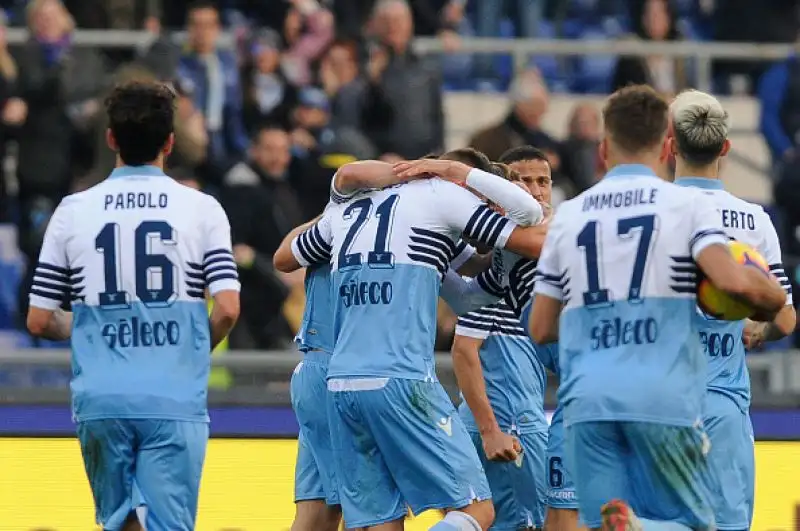 Al rigore di Belotti risponde nella ripresa un bolide all'incrocio di Milinkovic-Savic.