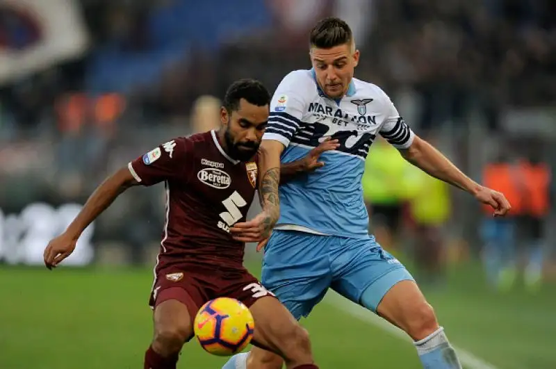 Al rigore di Belotti risponde nella ripresa un bolide all'incrocio di Milinkovic-Savic.