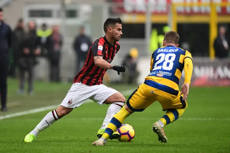I rossoneri si aggiudicano l'anticipo di mezzogiorno.