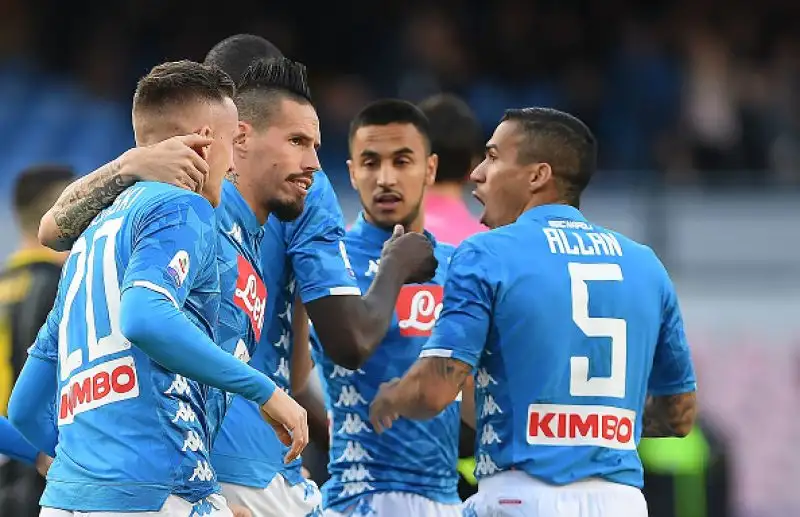 La squadra di Longo non è riuscita a creare nessuna occasione, per la squadra di Ancelotti in gol Zielinski, Ounas e due volte Milik.
