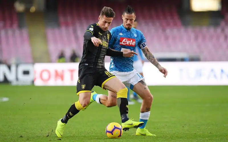 La squadra di Longo non è riuscita a creare nessuna occasione, per la squadra di Ancelotti in gol Zielinski, Ounas e due volte Milik.