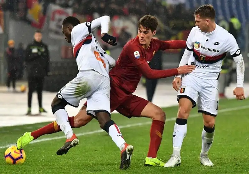 Doppia rimonta al Genoa, regolato poi per 3-2: i giallorossi si rilanciano, a Prandelli non basta Piatek.