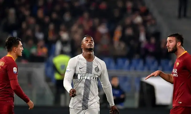 Partita show all'Olimpico, ma la classifica si muove piano sia per i nerazzurri che per i capitolini.