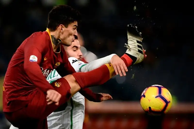 Vittoria da ex per Di Francesco sul Sassuolo: Schick e Zaniolo riaprono la corsa alla Champions League.