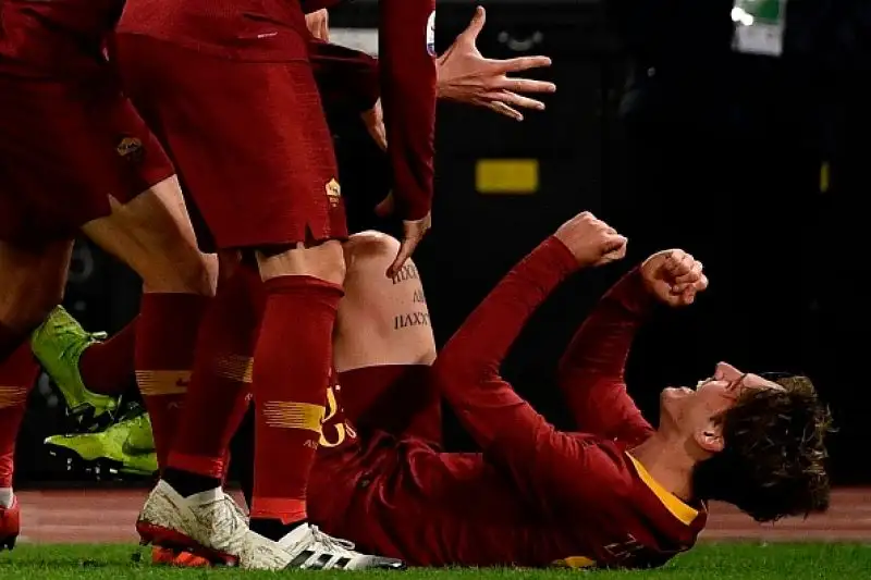 Vittoria da ex per Di Francesco sul Sassuolo: Schick e Zaniolo riaprono la corsa alla Champions League.