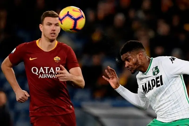 Vittoria da ex per Di Francesco sul Sassuolo: Schick e Zaniolo riaprono la corsa alla Champions League.