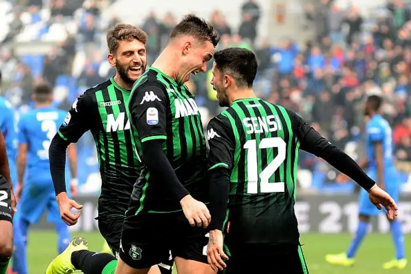 La Fiorentina, acciuffa il pari, dopo l'espulsione di Djuricic, con due gol nel recupero di Benassi e Mirallas.