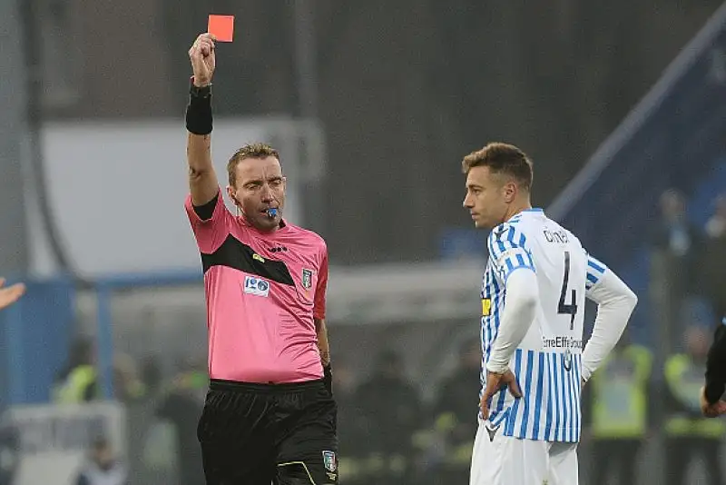 Spettacolare 2-2 nella sfida salvezza del "Mazza": toscani raggiunto con l'uomo in più.