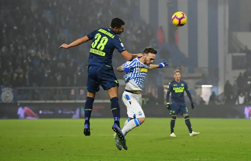 Il pareggio permette a entrambe le squadre di guadagnare un punticino sul Bologna terzultimo. I ferraresi si portano a 17 punti, superando l’Empoli, i friulani salgono a 15.