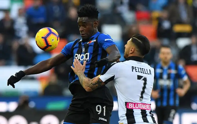 Grande partita dell'ex Duvan Zapata autore di una tripletta, di Lasagna il gol dei padroni di casa.