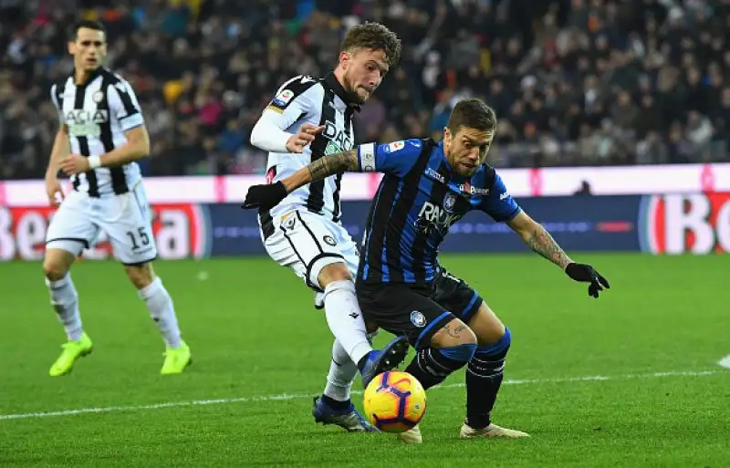 Grande partita dell'ex Duvan Zapata autore di una tripletta, di Lasagna il gol dei padroni di casa.