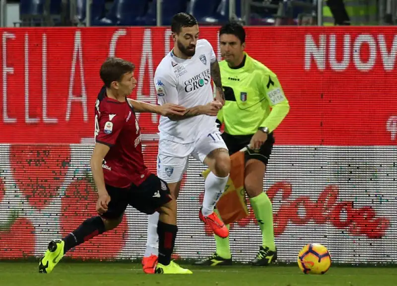 Alla Sardegna Arena finisce 2-2: la classifica resta poco rassicurante per entrambe.