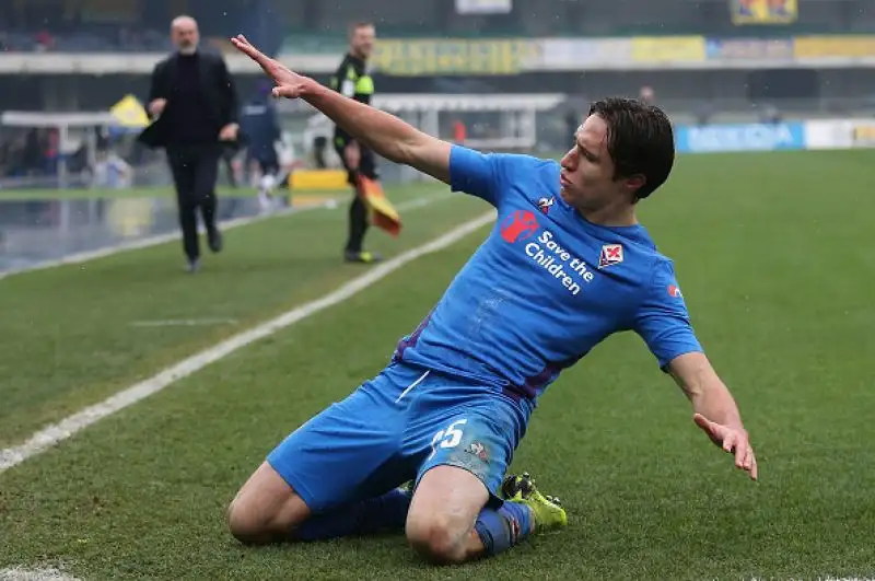 Muriel, Benassi e doppietta di Chiesa per la squadra di Pioli. Stepinski, l'eterno Pellissier su rigore e Djordjevic per i padroni di casa.