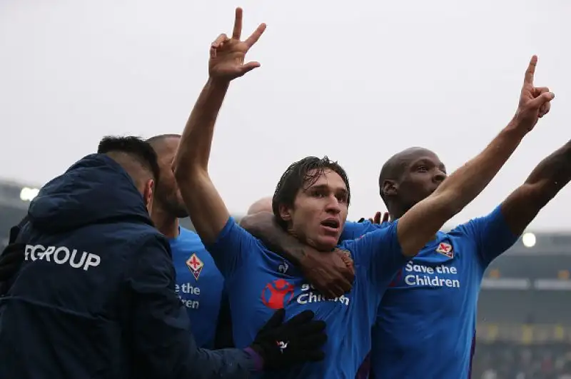 Muriel, Benassi e doppietta di Chiesa per la squadra di Pioli. Stepinski, l'eterno Pellissier su rigore e Djordjevic per i padroni di casa.