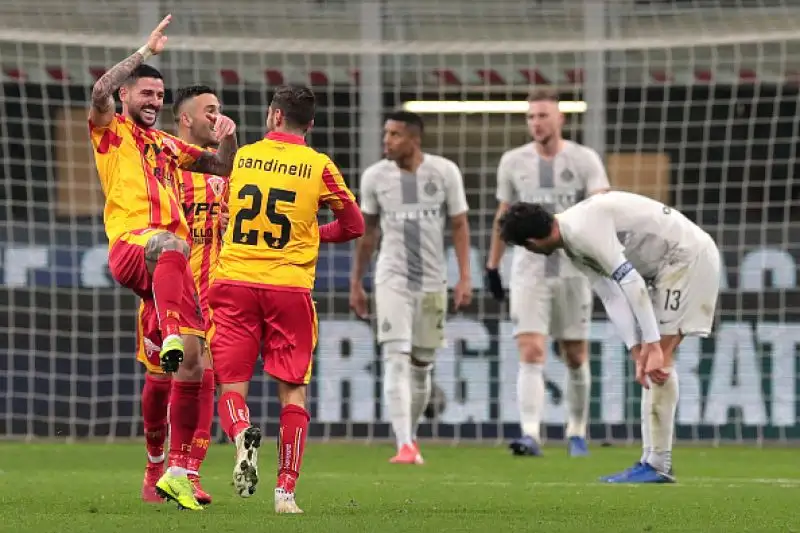 Pe i narazzuri in gol Icardi su rigore, Dalbert e doppiette di Candreva e Lautaro Martinez. Per i campani reti di Bandinelli e Roberto insigne.