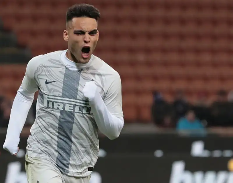 Pe i narazzuri in gol Icardi su rigore, Dalbert e doppiette di Candreva e Lautaro Martinez. Per i campani reti di Bandinelli e Roberto insigne.