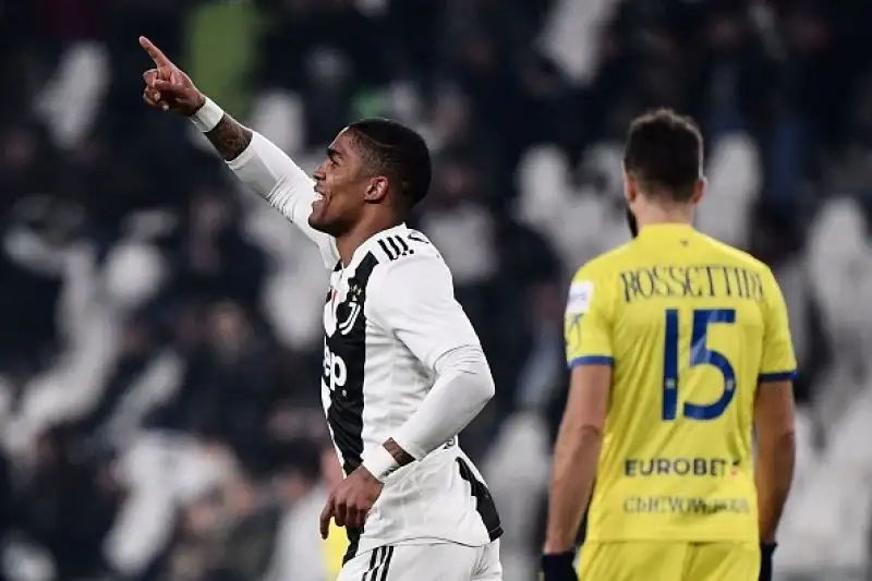 Cambia l’attacco e cambia anche il modulo, ma non il risultato. E neppure il rapporto “tormentato” tra Cristiano Ronaldo e il Chievo e in particolare Stefano Sorrentino