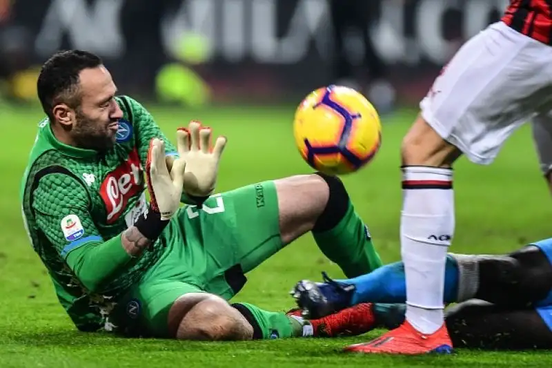 Il risultato non aiuta i rispettivi obiettivi: il Napoli sale a -8 dalla Juventus in campo domenica contro la Lazio, il Milan va a 35 punti.