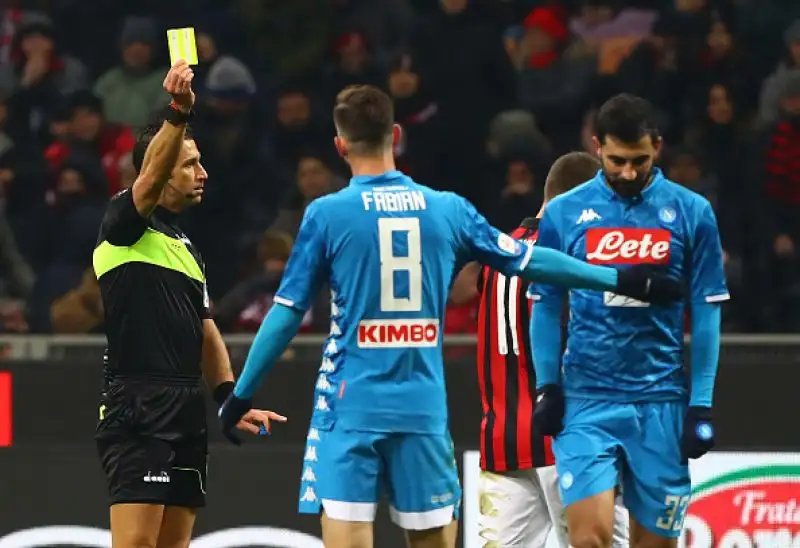 Il risultato non aiuta i rispettivi obiettivi: il Napoli sale a -8 dalla Juventus in campo domenica contro la Lazio, il Milan va a 35 punti.