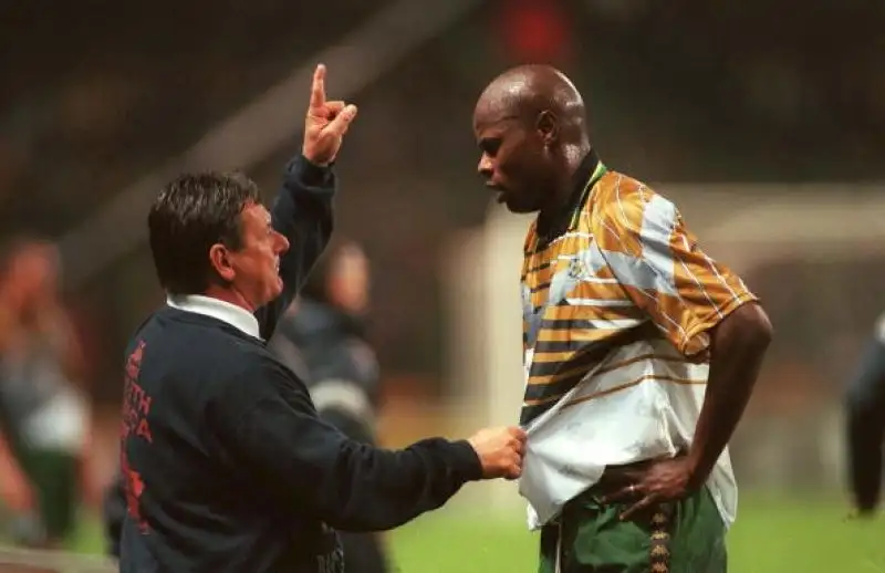 Il centravanti sudafricano, idolo del Bari di Fascetti, è scomparso a 49 anni dopo una lunga malattia.