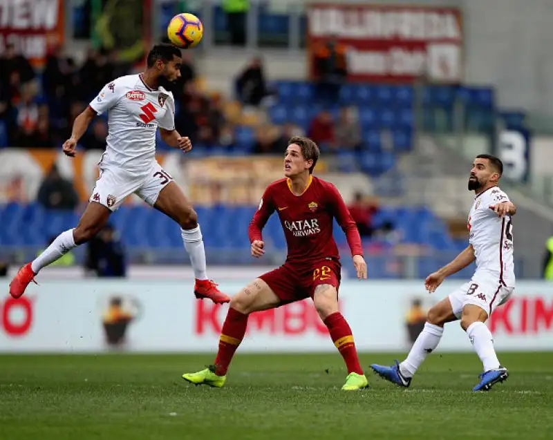 La Roma riparte in campionato con una vittoria sofferta contro il Torino all'Olimpico nel primo anticipo della ventesima giornata di serie A. 