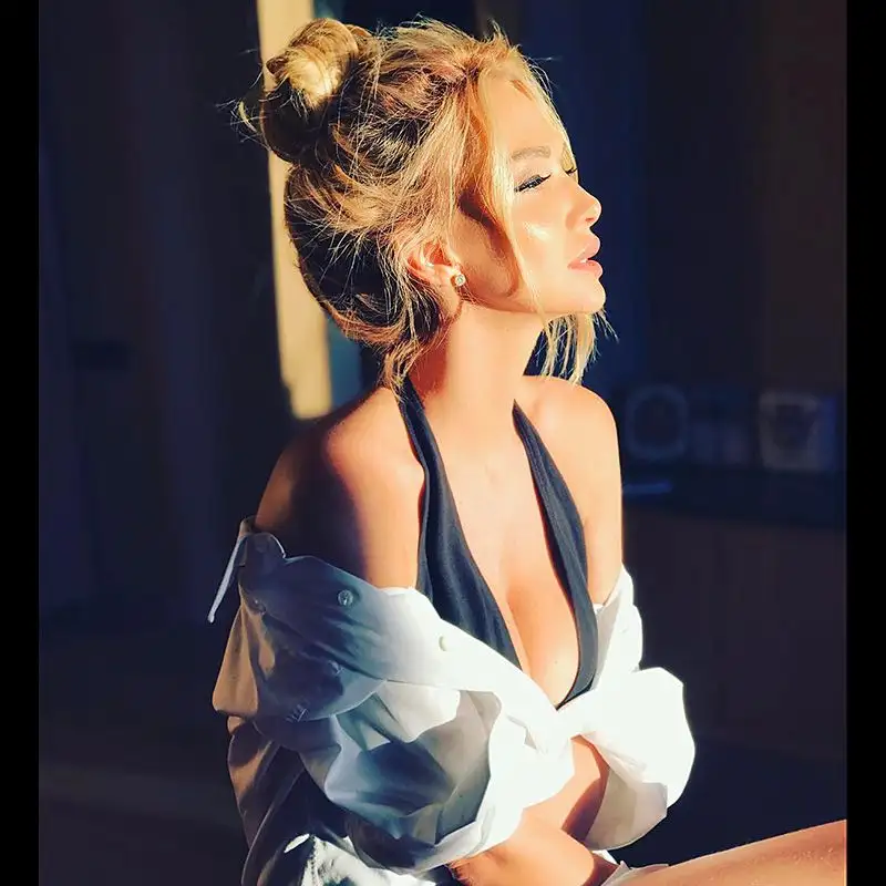 La splendida modella russa, voluta da Putin in persona, è stata la madrina dei Mondiali 2018.