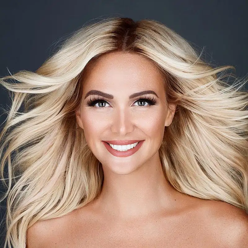 La splendida modella russa, voluta da Putin in persona, è stata la madrina dei Mondiali 2018.