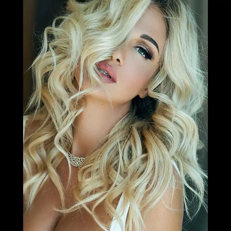 La splendida modella russa, voluta da Putin in persona, è stata la madrina dei Mondiali 2018.