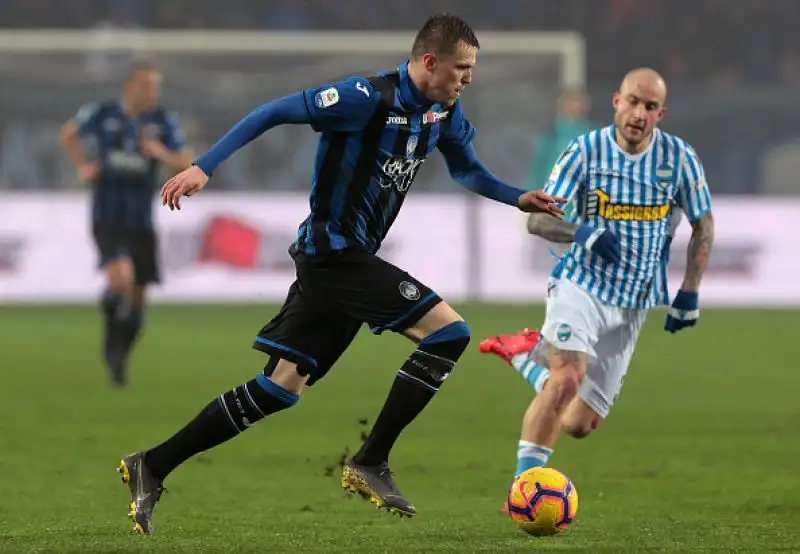 Osipti in vantaggio con il gol dell'ex Petagna, poi pareggio di Ilicic e gol vittoria del solito Zapata a dieci minuti dal termine.