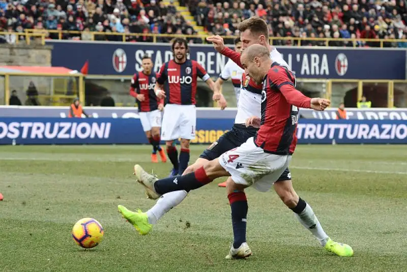 Mattia Destro è tornato al gol portando in vantaggio i padroni di casa ma una rete di Lerager ha riequilibrato le sorti dell'incontro.
