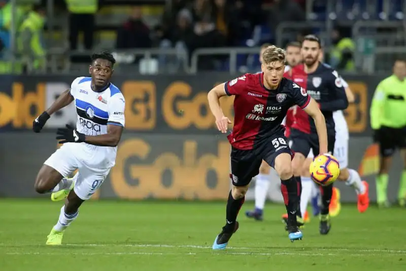 I nerazzurri, nel finale, con gli isolani in dieci, rischiano grosso: traversa di Deiola.