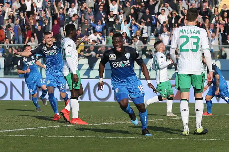 I toscani travolgono per 3-0 il Sassuolo: ora sono quartultimi a +3 sul Bologna.
