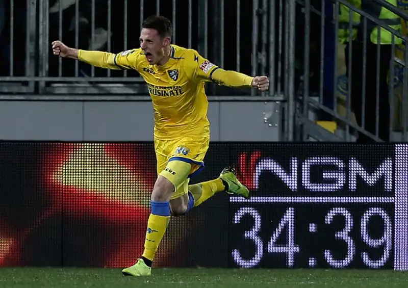 Dopo i gol di Ciano, Dzeko e Pellegrini a pochi minuti dallo scadere Pinamonti ha pareggiato per i ciociari. All'ultima azione ancora Dzeko per il gol vittoria.