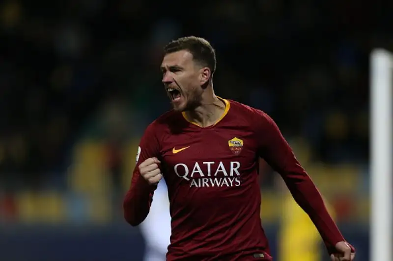 Dopo i gol di Ciano, Dzeko e Pellegrini a pochi minuti dallo scadere Pinamonti ha pareggiato per i ciociari. All'ultima azione ancora Dzeko per il gol vittoria.