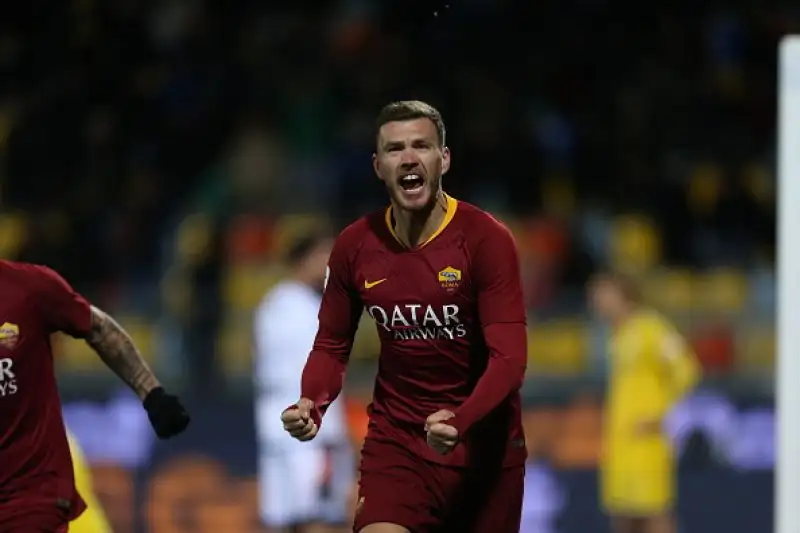 Dopo i gol di Ciano, Dzeko e Pellegrini a pochi minuti dallo scadere Pinamonti ha pareggiato per i ciociari. All'ultima azione ancora Dzeko per il gol vittoria.