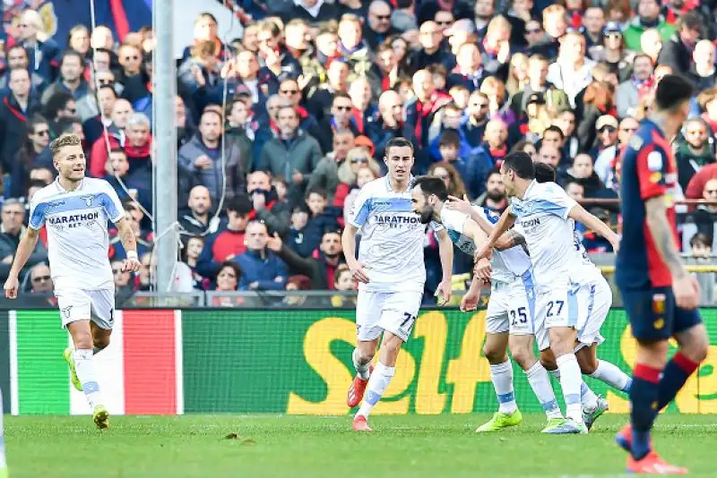 Lazio decimata dagli infortuni, rimontata e sconfitta a Genova nella 24esima giornata di serie A.