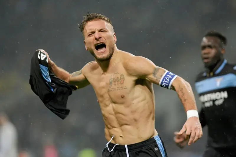Dopo lo 0-0 dei minuti regolamentari, nei supplementari segnano Immobile e Icardi. Ai rigori, dopo l'erorre di Nainggolan e Leiva a realizzare quello decisivo.