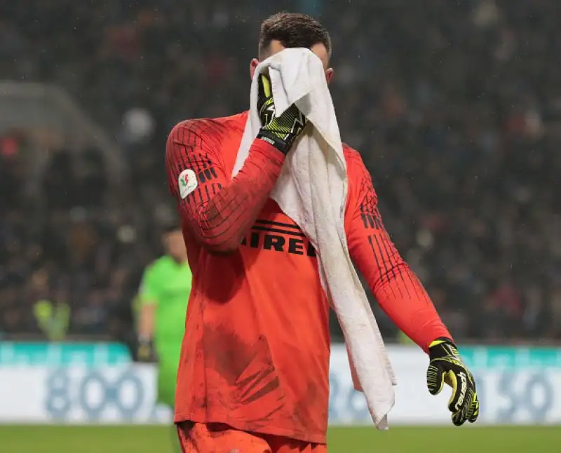Dopo lo 0-0 dei minuti regolamentari, nei supplementari segnano Immobile e Icardi. Ai rigori, dopo l'erorre di Nainggolan e Leiva a realizzare quello decisivo.