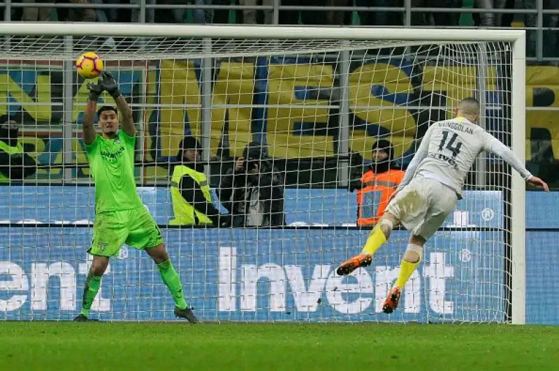 Dopo lo 0-0 dei minuti regolamentari, nei supplementari segnano Immobile e Icardi. Ai rigori, dopo l'erorre di Nainggolan e Leiva a realizzare quello decisivo.