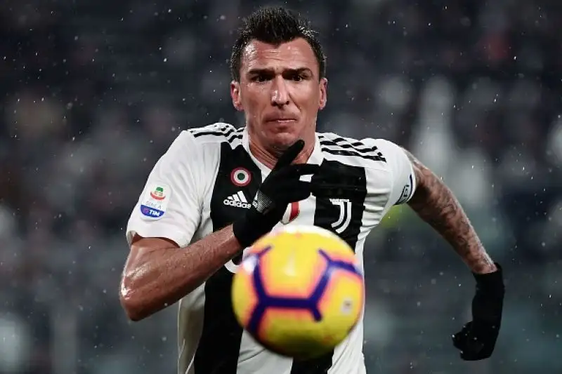 Altra prova disastrosa in difesa per i bianconeri, che subiscono il definitivo pareggio al 93'.