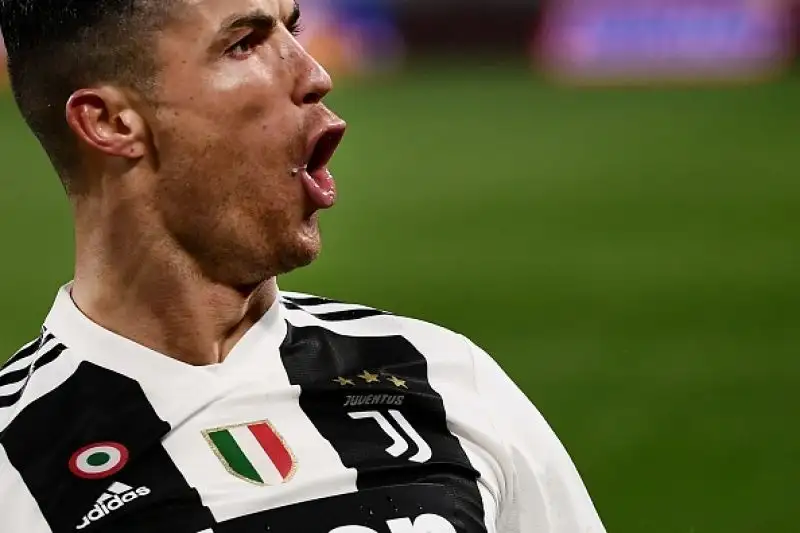 Altra prova disastrosa in difesa per i bianconeri, che subiscono il definitivo pareggio al 93'.
