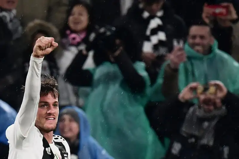 Altra prova disastrosa in difesa per i bianconeri, che subiscono il definitivo pareggio al 93'.