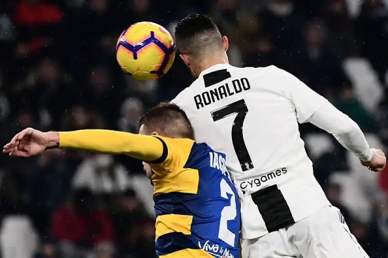 Altra prova disastrosa in difesa per i bianconeri, che subiscono il definitivo pareggio al 93'.