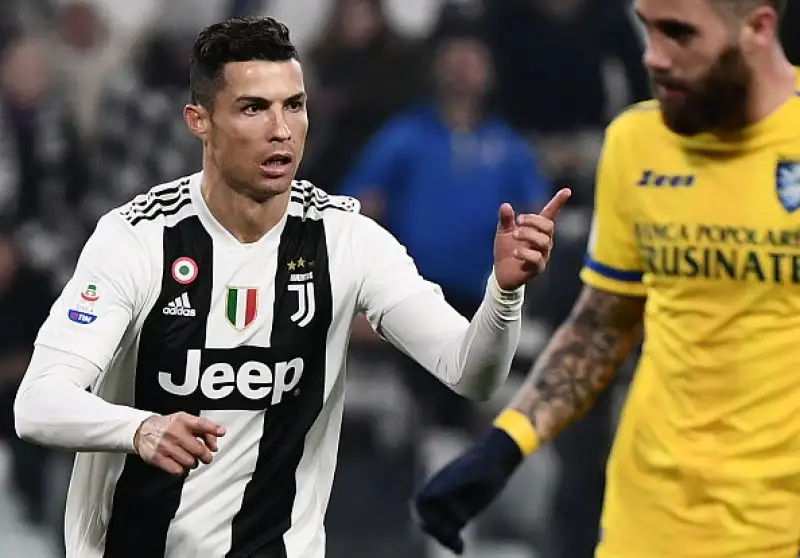 La Juventus travolge per 3-0 il Frosinone e scalda i motori in vista della partita di Champions League contro l'Atletico Madrid. 