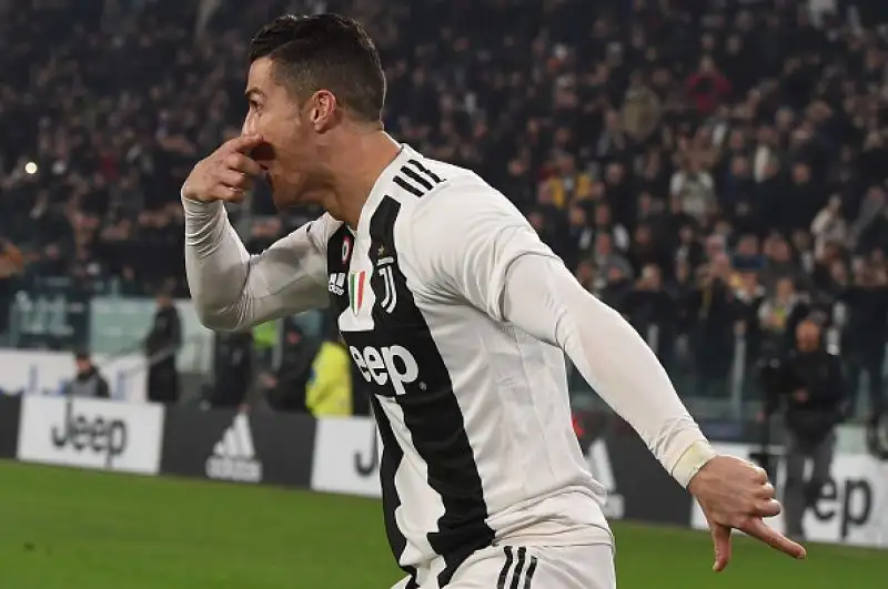 La Juventus travolge per 3-0 il Frosinone e scalda i motori in vista della partita di Champions League contro l'Atletico Madrid. 