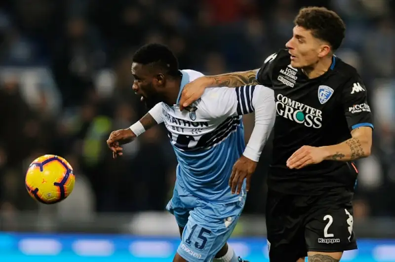 I biancocelesti vincono grazie al gol su rigore di Caicedo e salgono soli al quarto posto in classifica.