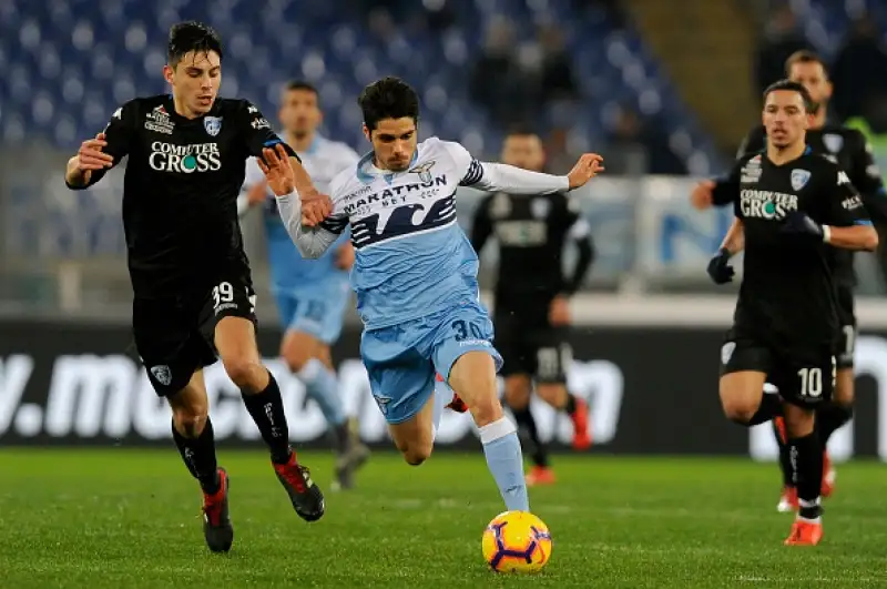 I biancocelesti vincono grazie al gol su rigore di Caicedo e salgono soli al quarto posto in classifica.