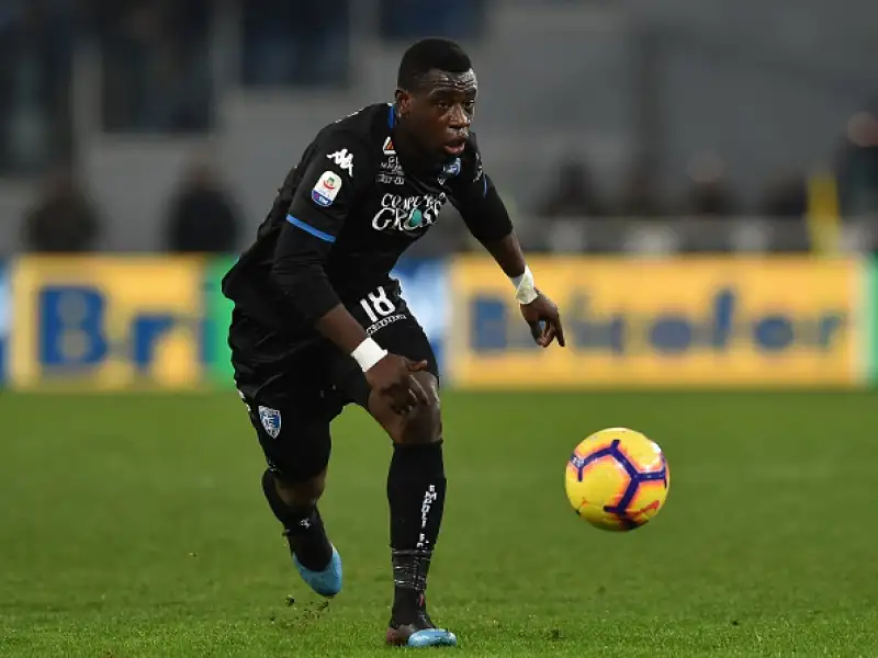I biancocelesti vincono grazie al gol su rigore di Caicedo e salgono soli al quarto posto in classifica.